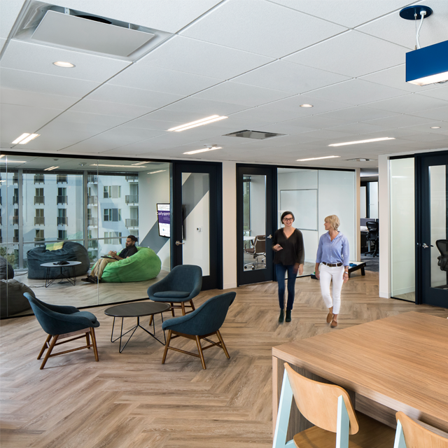 BRIGHTW OFFICE_640x640
